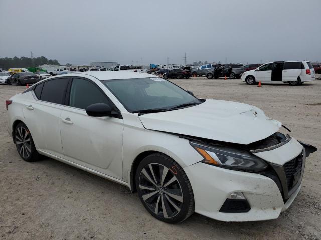 1N4BL4CV2KC179034 - 2019 NISSAN ALTIMA SR WHITE photo 4