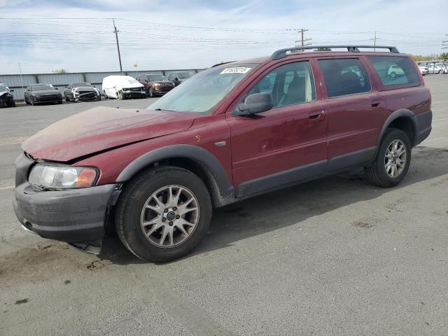 2004 VOLVO XC70, 
