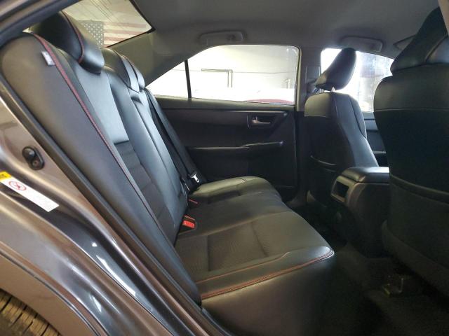 4T1BF1FK0HU814946 - 2017 TOYOTA CAMRY LE 灰色 照片 10