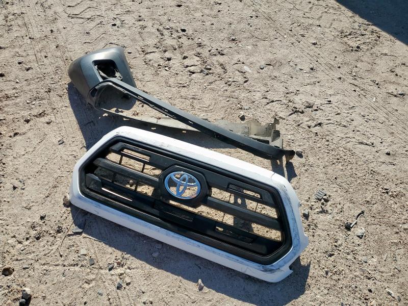 5TFRX5GN9HX083271 - 2017 TOYOTA TACOMA ACCESS CAB Weiß Foto 12