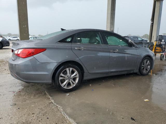 5NPEC4AC1DH624718 - 2013 HYUNDAI SONATA SE GRAY photo 3