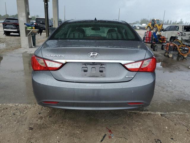5NPEC4AC1DH624718 - 2013 HYUNDAI SONATA SE GRAY photo 6