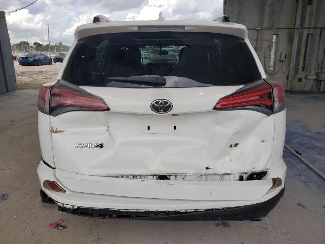 JTMZFREV8GJ090209 - 2016 TOYOTA RAV4 LE 白色 照片 6