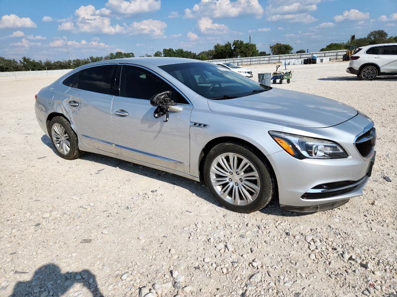 1G4ZP5SZXJU133060 - 2018 BUICK LACROSSE ESSENCE Argent photo 4