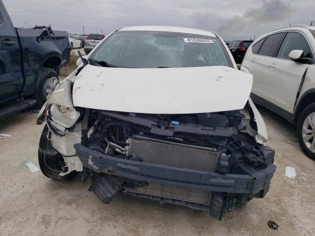 KNADM4A36G6666743 - 2016 KIA RIO LX WHITE photo 5