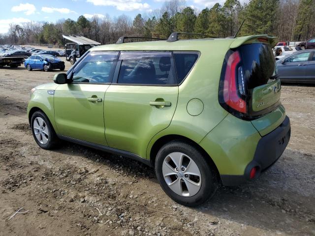 KNDJN2A22F7810568 - 2015 KIA SOUL GREEN photo 2