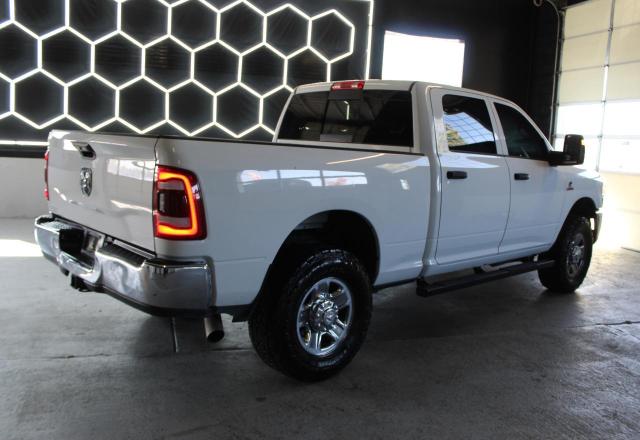 3C6UR5CL5RG305911 - 2024 RAM 2500 TRADESMAN თეთრი ფოტო 3