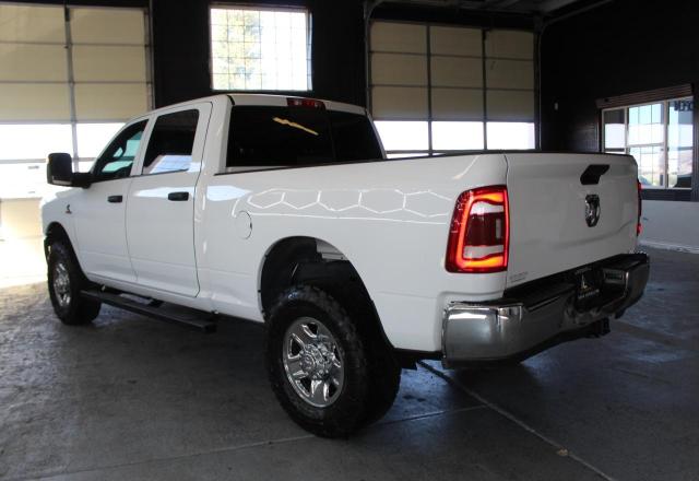 3C6UR5CL5RG305911 - 2024 RAM 2500 TRADESMAN თეთრი ფოტო 4