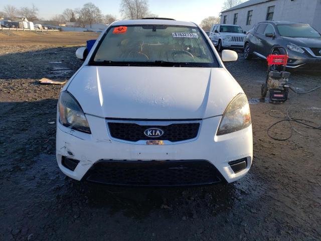 KNADH4A35B6753224 - 2011 KIA RIO BASE WHITE photo 5