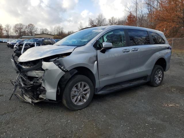 2023 TOYOTA SIENNA LE, 