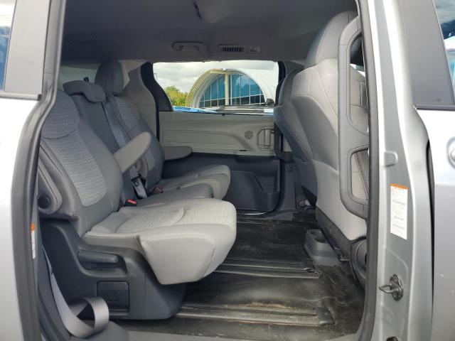 5TDKRKEC0PS163462 - 2023 TOYOTA SIENNA LE SILVER photo 11