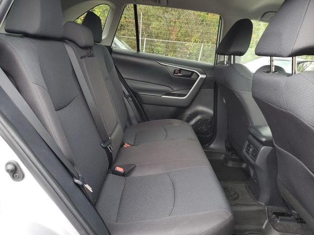 2T3H1RFV2PW263622 - 2023 TOYOTA RAV4 LE 银色 照片 11