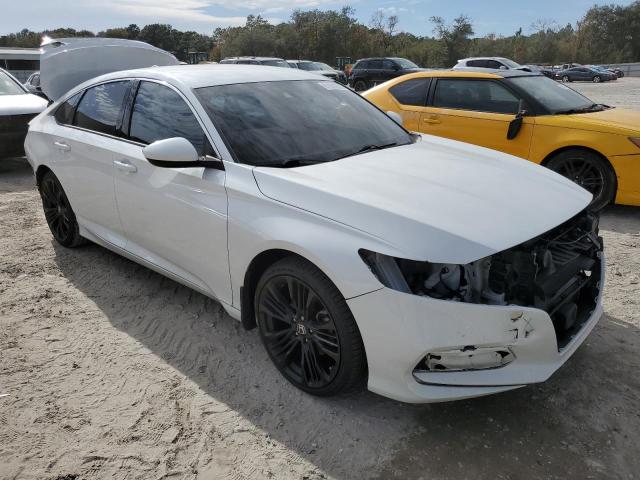 1HGCV1F12JA237770 - 2018 HONDA ACCORD LX WHITE photo 4