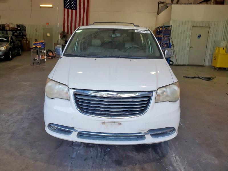 2C4RC1CG9CR383881 - 2012 CHRYSLER TOWN & COU TOURING L WHITE photo 5