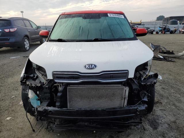 KNDJP3A54K7668406 - 2019 KIA SOUL + WHITE photo 5