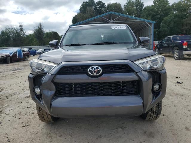 JTEZU5JRXJ5165351 - 2018 TOYOTA 4RUNNER SR5 ნაცრისფერი ფოტო 5
