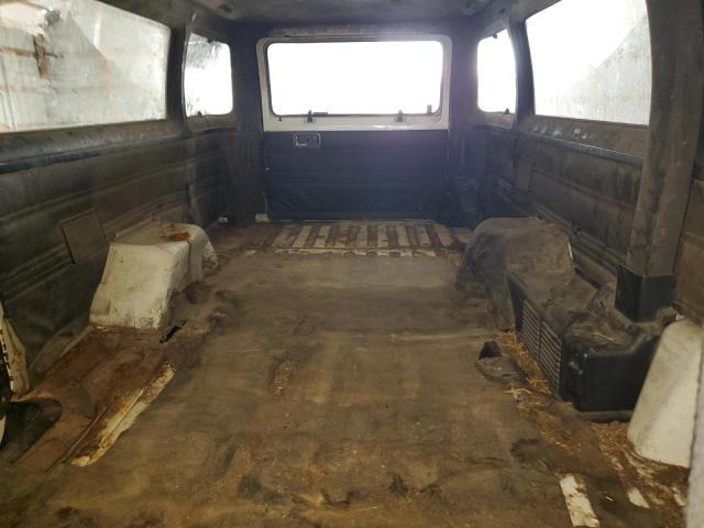 2B5WB35Y92K109605 - 2002 DODGE RAM WAGON B3500 WHITE photo 10