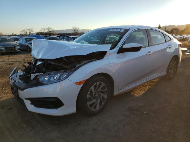 2HGFC2F7XJH573360 - 2018 HONDA CIVIC EX WHITE photo 1