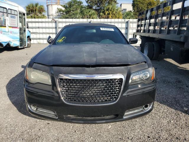 2C3CA4CGXBH568933 - 2011 CHRYSLER 300 BLACK photo 5