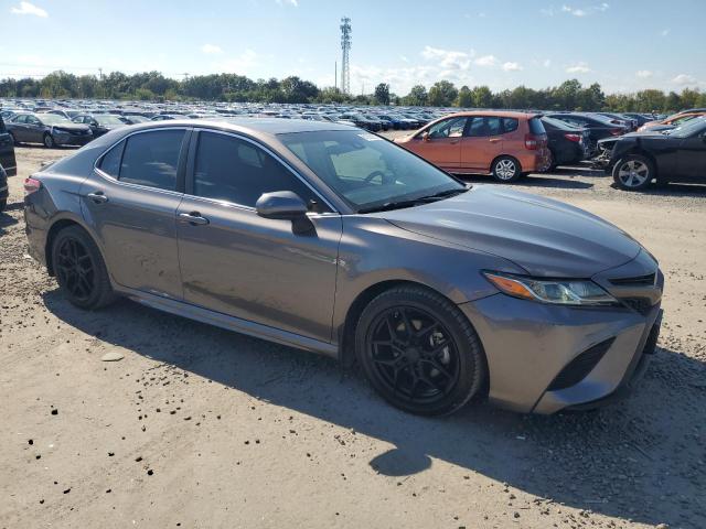 4T1B11HK0JU095795 - 2018 TOYOTA CAMRY L 灰色 照片 4