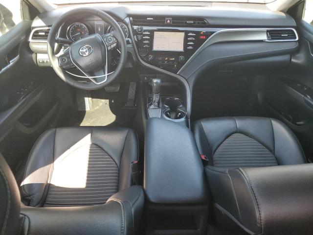 4T1B11HK0JU095795 - 2018 TOYOTA CAMRY L 灰色 照片 8