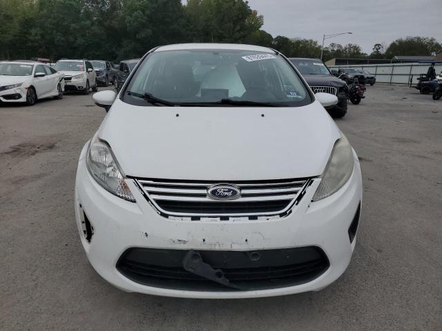 3FADP4BJ3DM217982 - 2013 FORD FIESTA SE WHITE photo 5