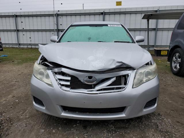 4T1BF3EK1BU189994 - 2011 TOYOTA CAMRY BASE SILVER photo 5