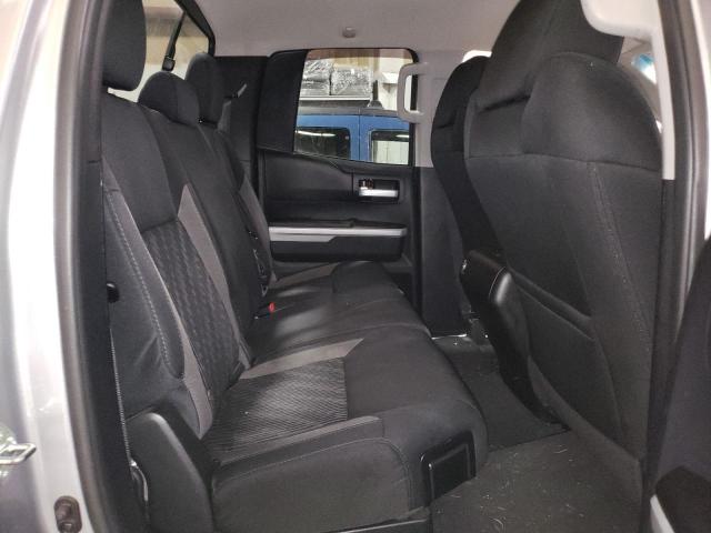 5TFUW5F11FX460037 - 2015 TOYOTA TUNDRA DOUBLE CAB SR/SR5 SILVER photo 10