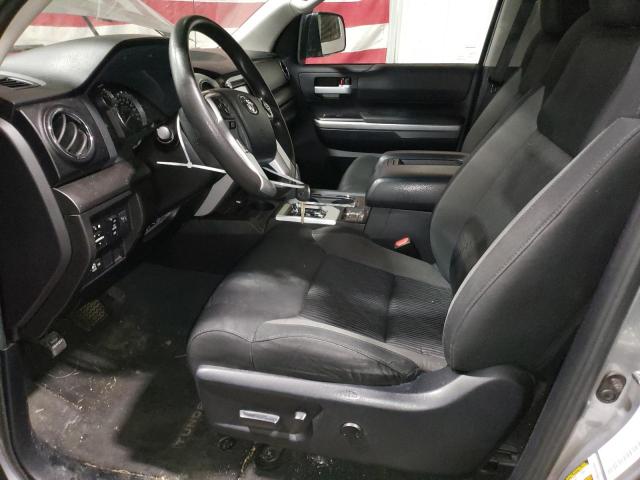 5TFUW5F11FX460037 - 2015 TOYOTA TUNDRA DOUBLE CAB SR/SR5 SILVER photo 7