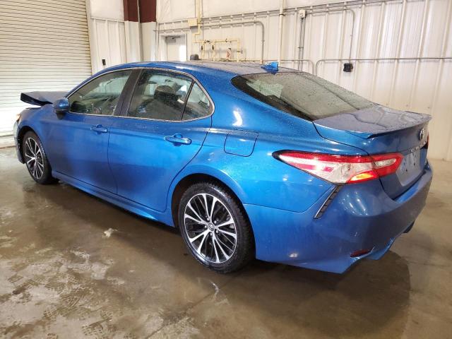 4T1G11AK0LU327847 - 2020 TOYOTA CAMRY SE BLUE photo 2