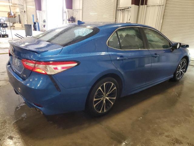 4T1G11AK0LU327847 - 2020 TOYOTA CAMRY SE BLUE photo 3