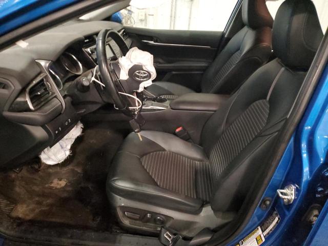 4T1G11AK0LU327847 - 2020 TOYOTA CAMRY SE BLUE photo 7