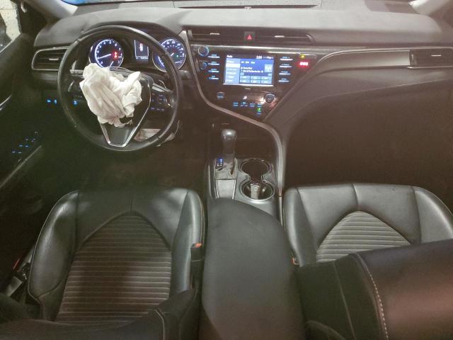 4T1G11AK0LU327847 - 2020 TOYOTA CAMRY SE BLUE photo 8