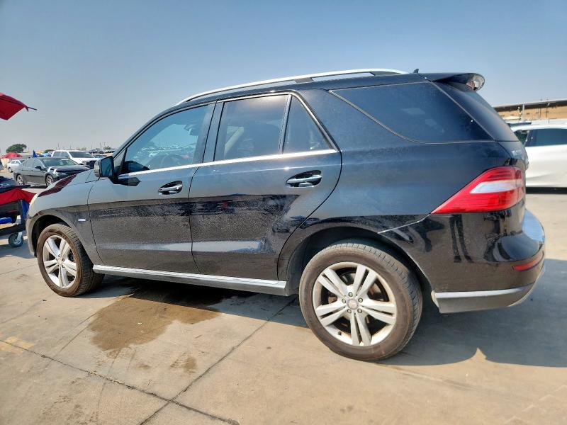 4JGDA5HB2CA001159 - 2012 MERCEDES-BENZ ML 350 4MATIC BLACK photo 2