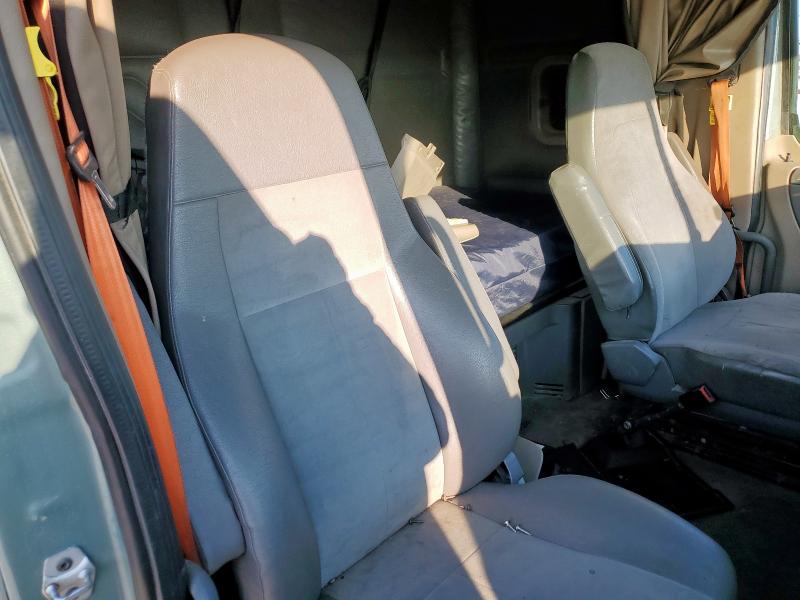 3AKJGHDV1HSJF4479 - 2017 FREIGHTLINER CASCADIA 1 Grau Foto 6