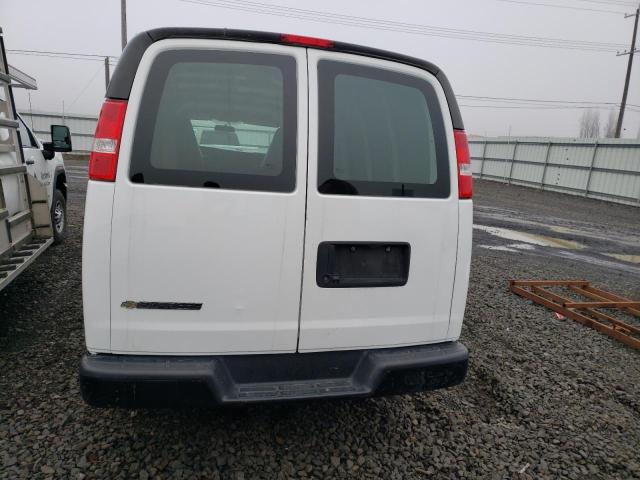 1GCWGBFP9J1265968 - 2018 CHEVROLET EXPRESS G2 WHITE photo 6