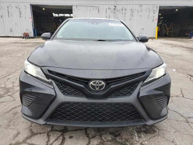 4T1B11HK8JU529770 - 2018 TOYOTA CAMRY L BLACK photo 5