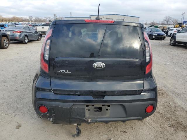 KNDJN2A21J7596441 - 2018 KIA SOUL BLACK photo 6