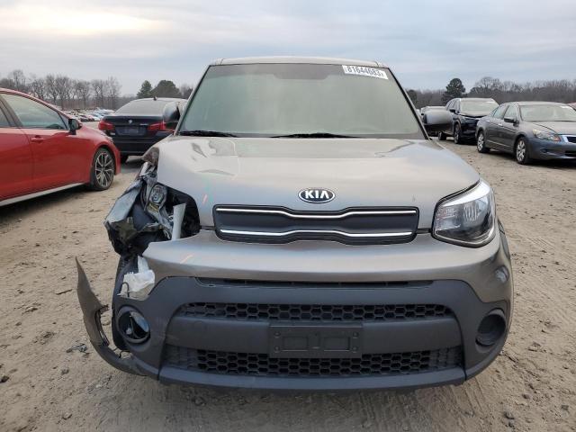 KNDJN2A26H7429504 - 2017 KIA SOUL GRAY photo 5