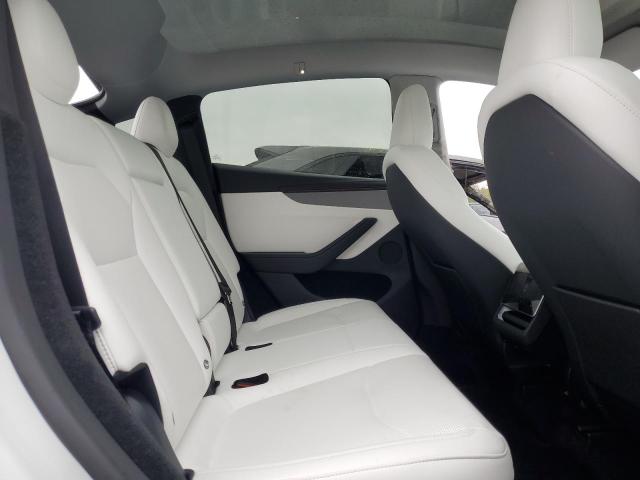 7SAYGDEE6TA463504 - 2026 TESLA MODEL Y თეთრი ფოტო 10