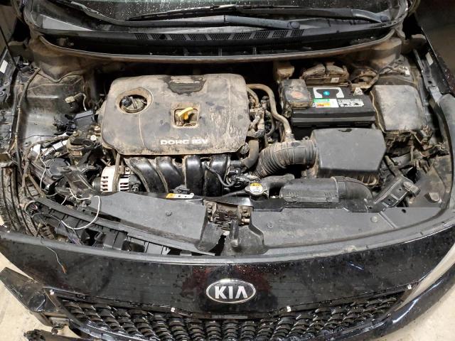 3KPFL4A76HE085143 - 2017 KIA FORTE LX BLACK photo 11