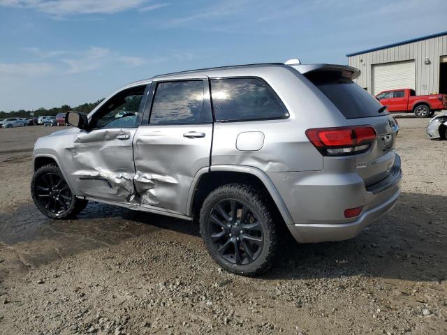 1C4RJEAG3JC433597 - 2018 JEEP GRAND CHER LAREDO Srebrny zdjęcie 2
