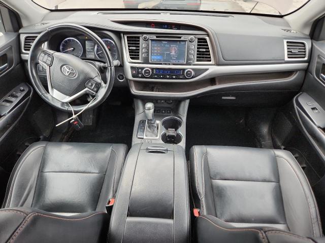 5TDJZRFH0KS950175 - 2019 TOYOTA HIGHLANDER SE Marron photo 8