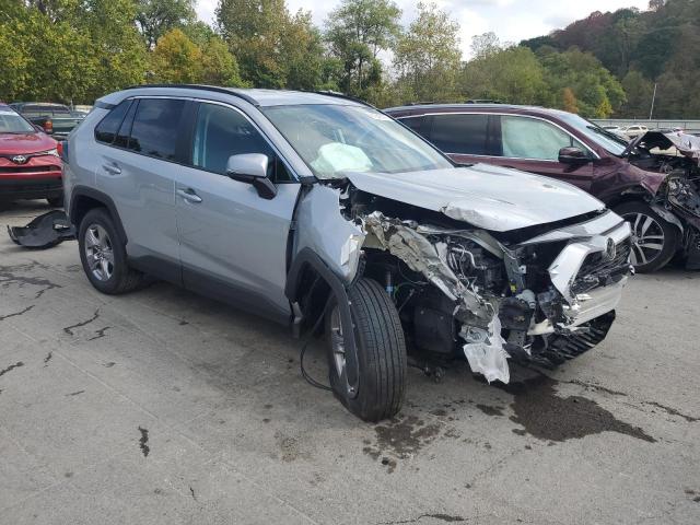 2T3P1RFV4SW555518 - 2025 TOYOTA RAV4 XLE 银色 照片 4