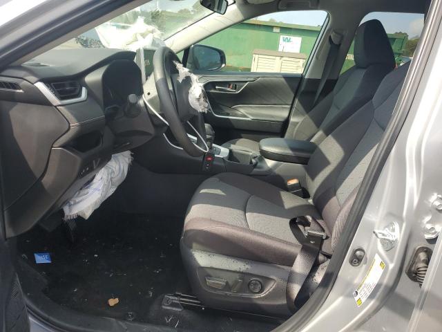 2T3P1RFV4SW555518 - 2025 TOYOTA RAV4 XLE 银色 照片 7