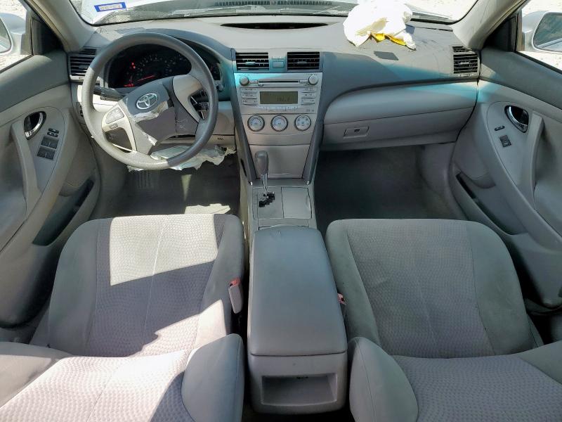 4T4BF3EKXBR165845 - 2011 TOYOTA CAMRY BASE ვერცხლისფერი ფოტო 8