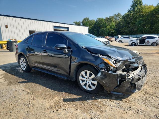 5YFEPMAE4NP288119 - 2022 TOYOTA COROLLA LE შავი ფოტო 4