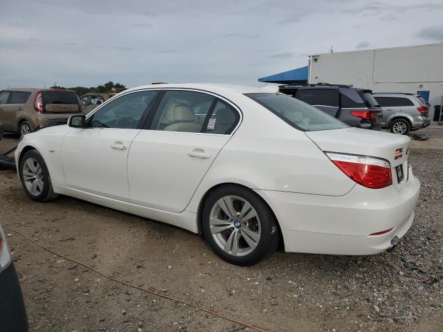 WBANU53579C123821 - 2009 BMW 528 I WHITE photo 2