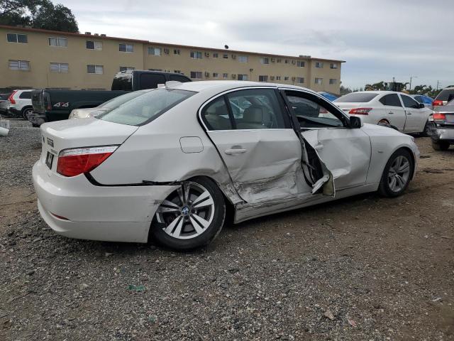 WBANU53579C123821 - 2009 BMW 528 I WHITE photo 3