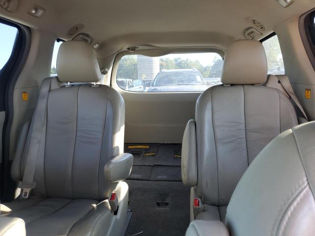 5TDDK3DC5BS016261 - 2011 TOYOTA SIENNA XLE RED photo 10